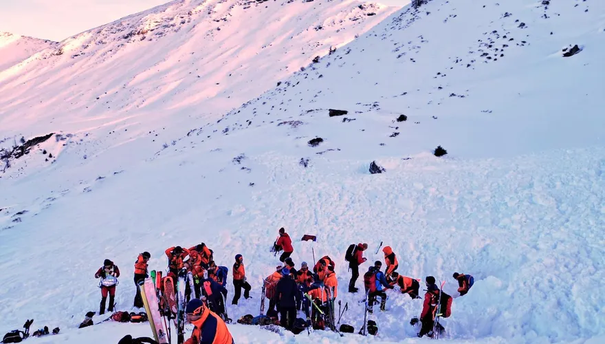 奧地利阿爾卑斯山連日雪崩一周釀8死　「明確警告仍有人冒險」