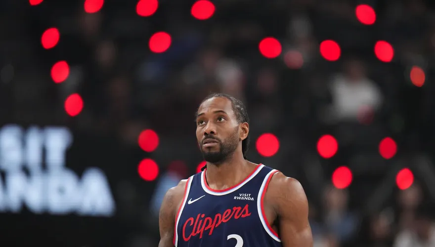 NBA/雷納德又傷了！左膝發炎回洛杉磯　至少缺陣2場