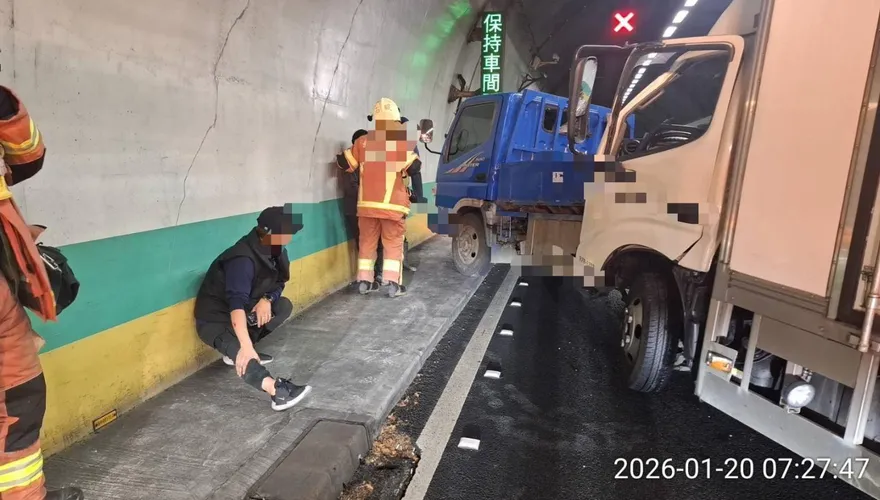 影/國5彭山隧道「2貨車追尾猛撞」！1人一度昏迷