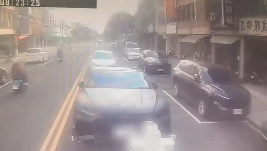 400萬名車被拖！車主撕封條偷上車裝睡　為省600恐吃官司