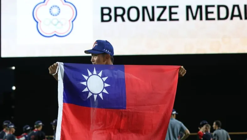 中職/陳世展唯一球員卡是林智勝　想當全壘打王變投手