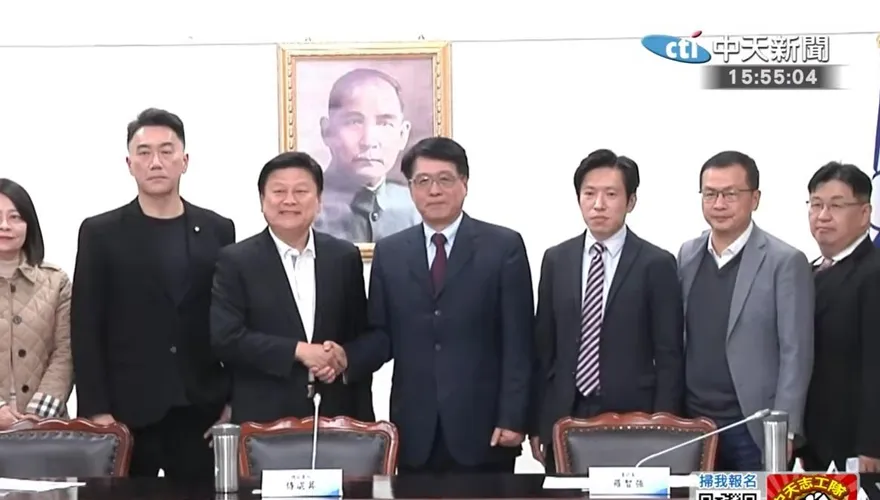 游盈隆拜會國民黨團　傅崐萁驚訝他無黨籍笑稱：棄暗投明是對的