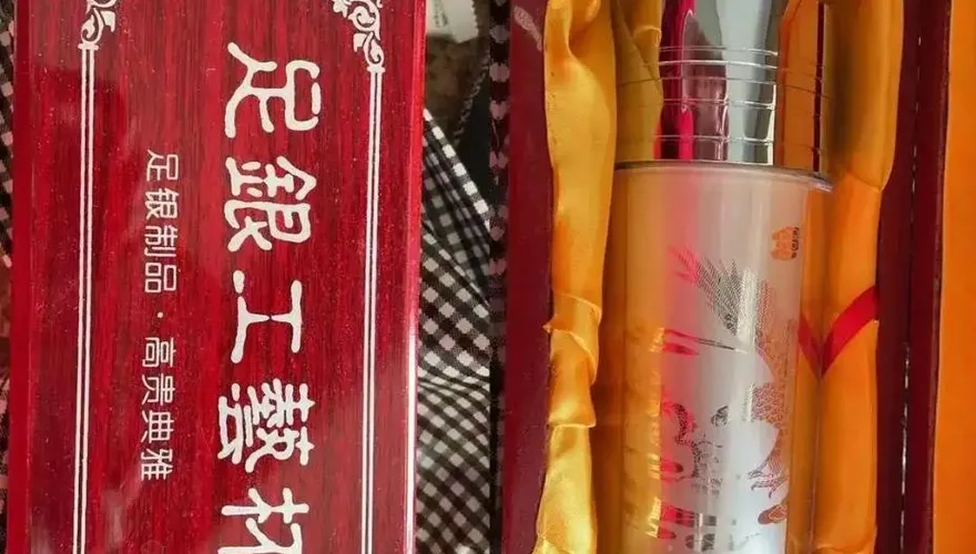 白銀年漲近140%！陸女3年前買鑽戒贈品銀杯「價值反超」