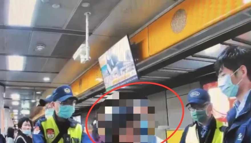 影/北捷女子車廂內講話太大聲　乘客急按對講機通報