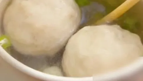 連喝7天貢丸湯！陸男「膝蓋劇痛」就醫　竟確診尿毒症嚇傻