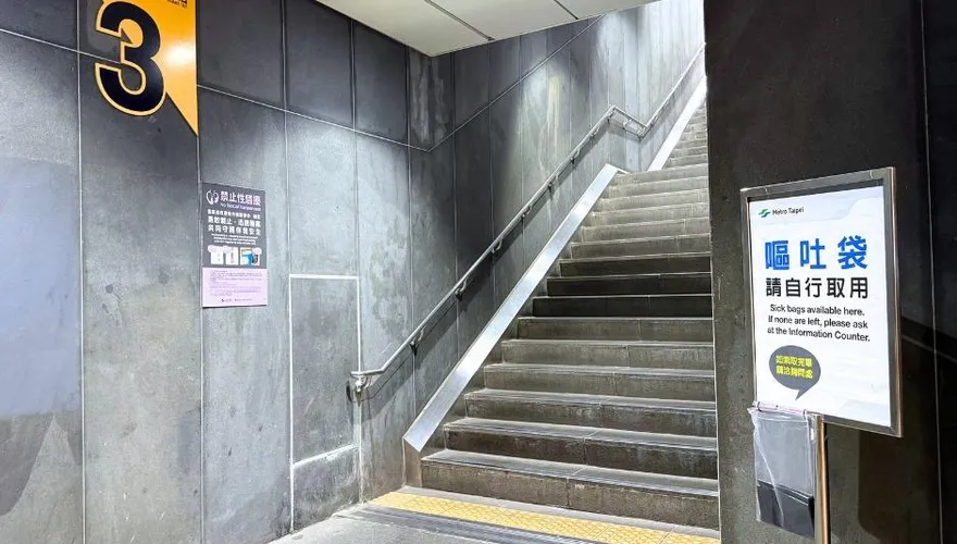 尾牙旺季喝酒搭捷運要注意　嘔吐趴臥恐罰7500元