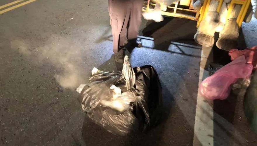亂倒鋰電池！高雄1天2垃圾車起火　未分類最高罰6千