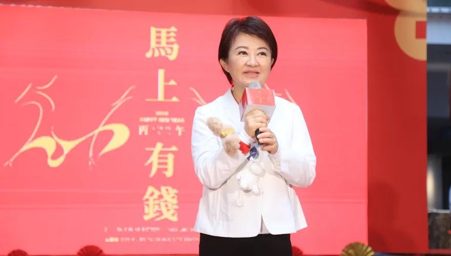 請到天團玖壹壹揮毫台中馬年春聯！盧秀燕加碼再曝三大彩蛋
