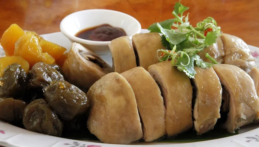 燒臘店減肥照吃不誤！營養師：白斬雞、油雞去皮吃最安心