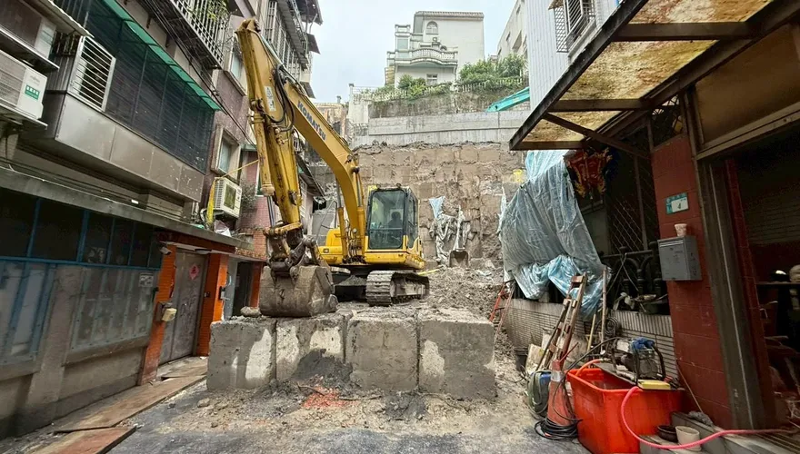 新店錦秀、碧瑤社區擋土牆坍塌　7戶18人今可返家