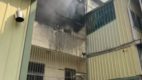 台南住宅火警！消防員衝火場救出2人　他全身50%燒燙傷