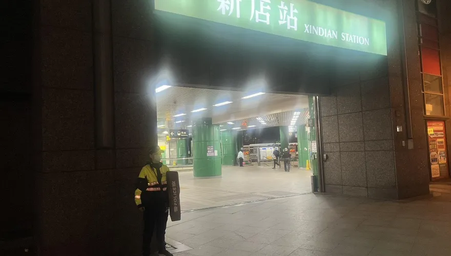 夜裡驚魂！爆新店站有人持刀「警撲空」　婦人誣告罪送辦