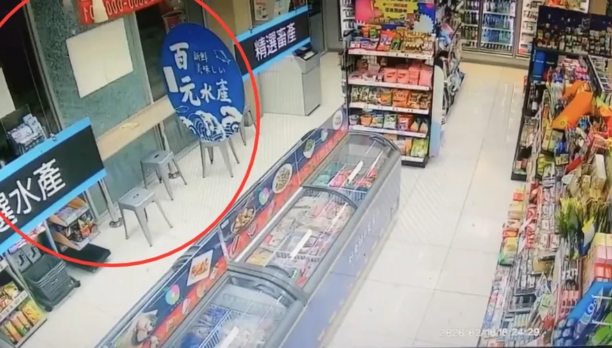 影/屏東潮州超商遭槍擊玻璃碎裂　警掌握嫌犯身分追緝中