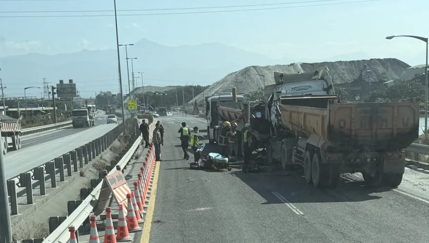 影/國10里港段3大車追撞！39歲駕駛受困車頭慘死