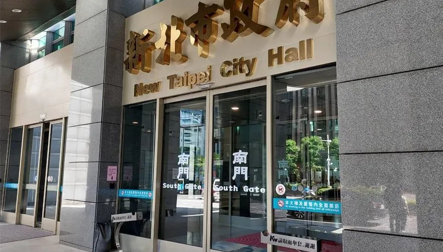 國中女跪地遭圍毆、鋁棒敲頭！影片在網路炸鍋　新北教育局說話了