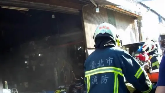 社子島工廠爆工安意外　他切割鐵桶遭誤擊一度命危