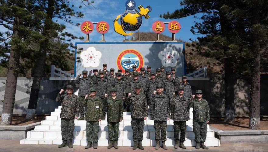 前線中的前線　梅家樹總長春節前慰勉烏坵駐軍官兵