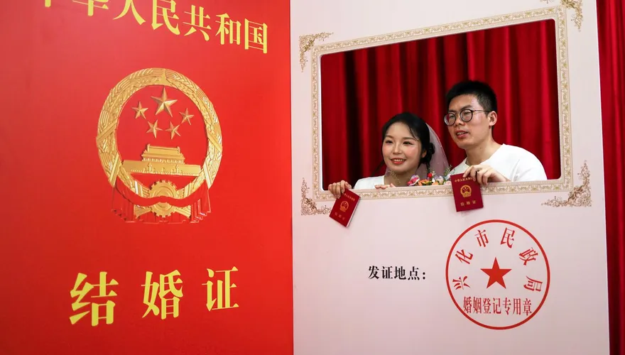 2/14情人節想婚了！陸多地結婚登記預約爆滿「一號難求」