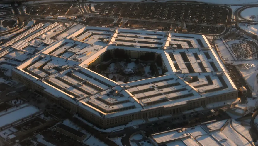 美軍中樞癱瘓！五角大廈驚傳危險物質外洩　軍警穿生化裝備封樓