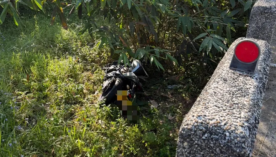 影/女友發現定位異常報警！　24歲男無照騎重機自撞電桿亡