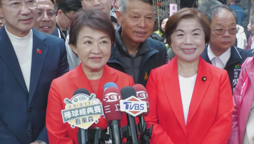 大年初一同框「台中姐弟」參拜　盧秀燕：支持國防預算