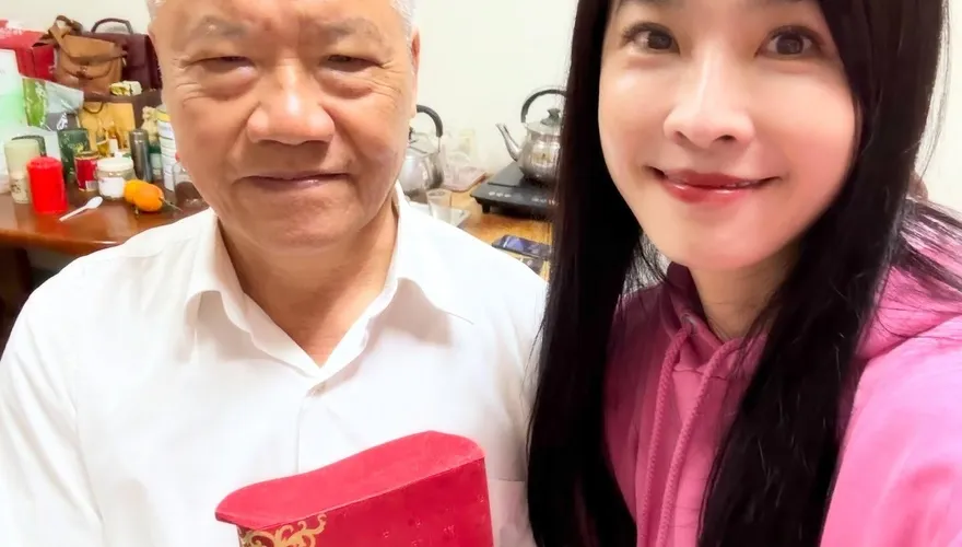 小嫻喪母後首次除夕圍爐！上香吐思念：媽媽要去好地方過年