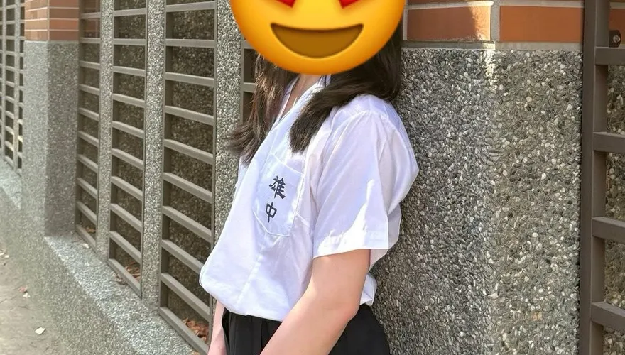 Fumi阿姨穿「雄中制服」青澀照曝光　網驚：根本空靈系校花