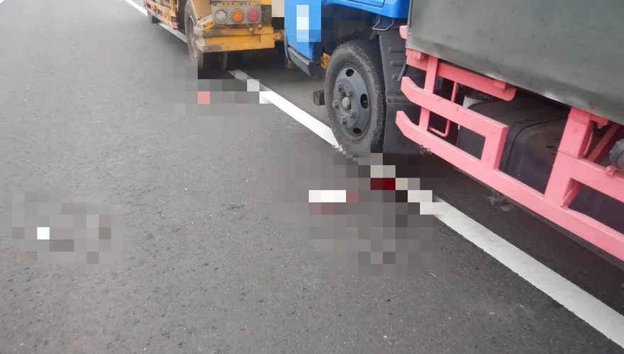 影/台中拖吊車司機遭猛撞「頭骨破裂腿斷了」！悲慘現場曝光