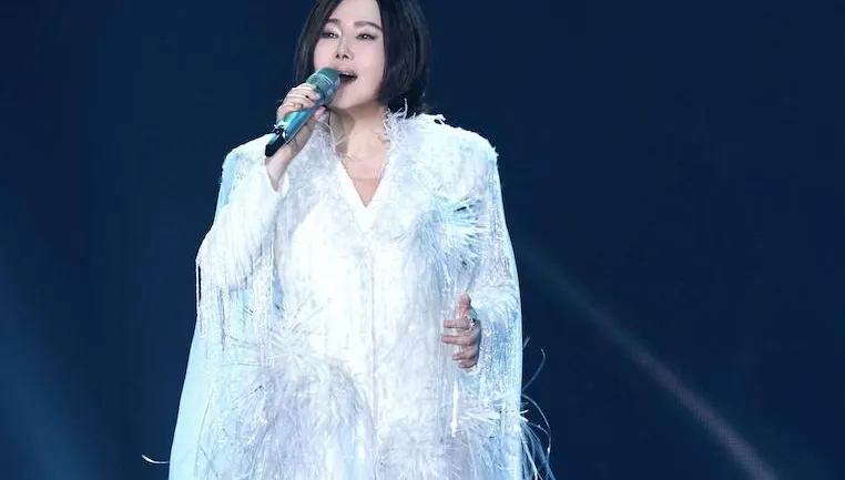 直擊/過年開唱萬人朝聖！江蕙感動「大家很愛我」　獻〈月亮代表我的心〉憶母親