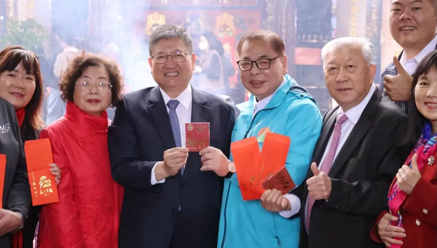 拚新竹縣長初選提名　陳見賢獲歷任縣長同框加持