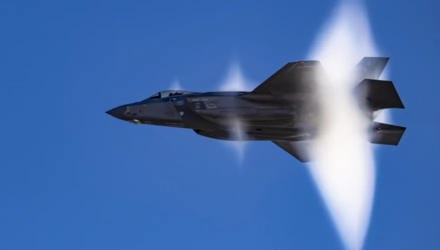 美國F-35 vs.大陸殲16戰機　張延廷曝近距離空戰結局