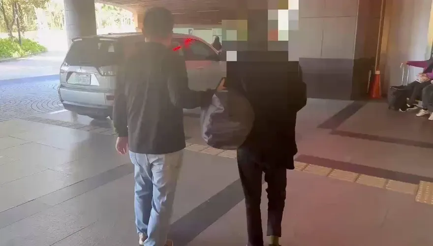 影/北車持刀男抓到了！林口拘提到案送辦