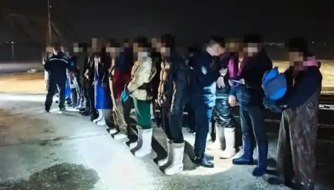 春節查獲重大走私！陸海警夜襲碼頭　查扣百噸非法海鮮逮27人