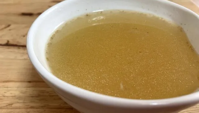 雞湯不一定高油！「雞胸骨湯」僅45大卡還能補蛋白質