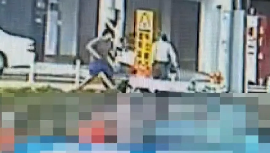 影/台南歸仁圓環發生攻擊事件　竟是父持拐杖管教兒
