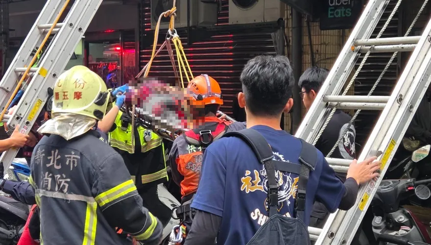 汐止獨居婦疑陽台澆花失足　3樓墜落遮雨棚急送醫