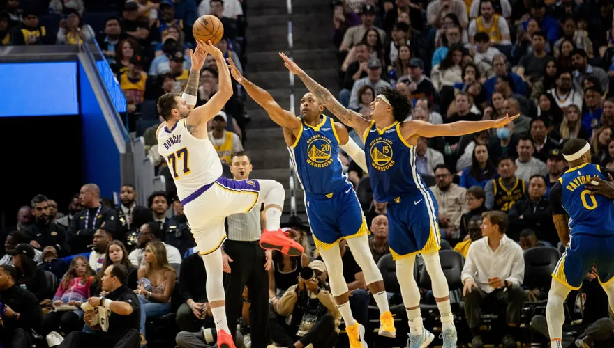 NBA/湖人大破勇士！壽星東契奇砍26分　詹皇一紀錄超越喬丹