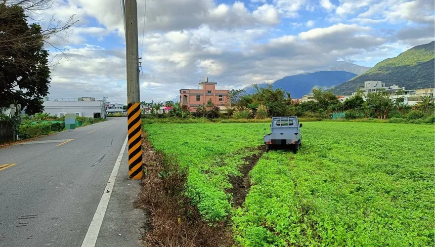 花蓮小貨車與機車路口碰撞！女騎士OHCA送醫搶救