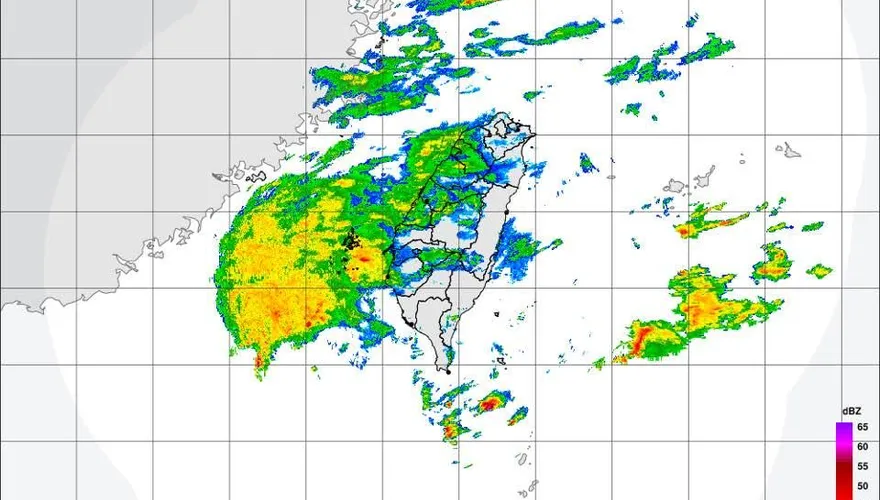 今愈晚愈濕冷！鄭明典曝「海峽回波圖」：對流性質變明顯