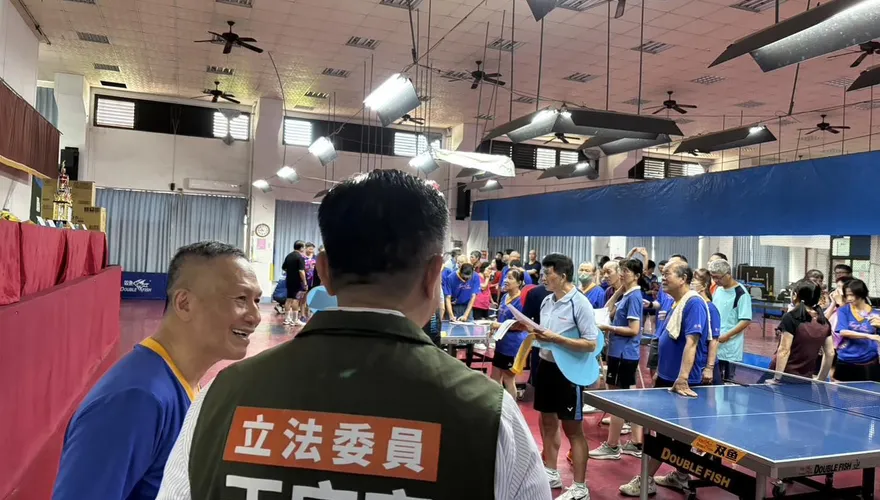王定宇介入他人感情關係？富商現場見競選背心傻眼