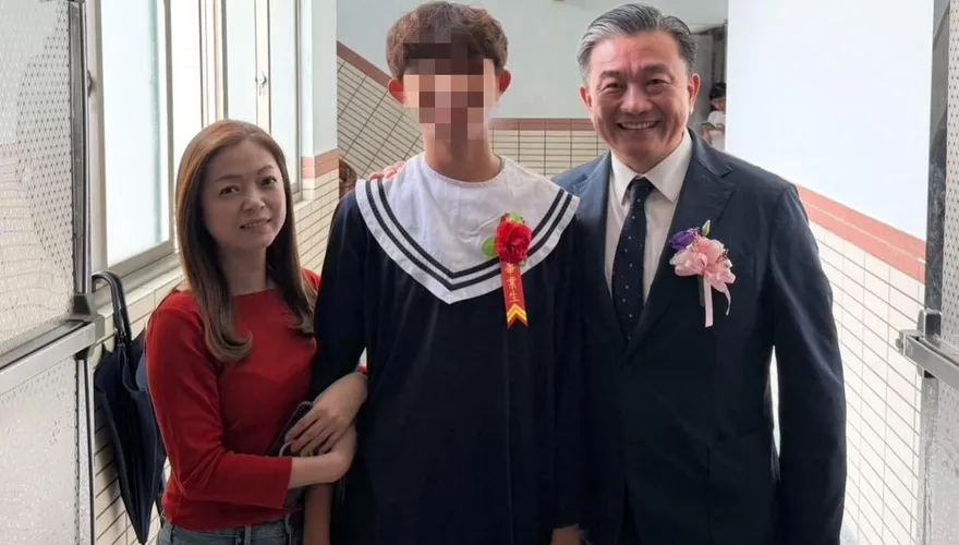 王定宇稱去年2月已離婚　6月仍與前妻有合影