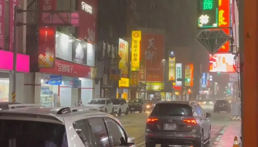 華南雲雨東移！深夜雨彈轟炸宜花　未來一週濕涼天交替