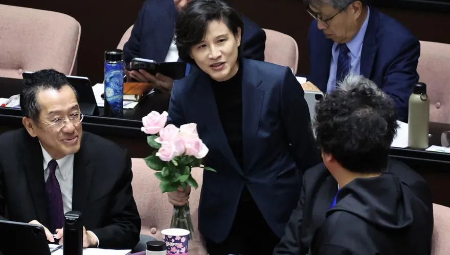 辣個男人揪甘心！韓國瑜婦女節前夕暖心送花　鄭麗君反應曝光