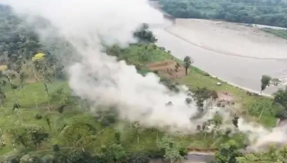 影/邊打伊朗邊掃毒！美軍聯手厄瓜多轟炸哥倫比亞邊界毒販營地