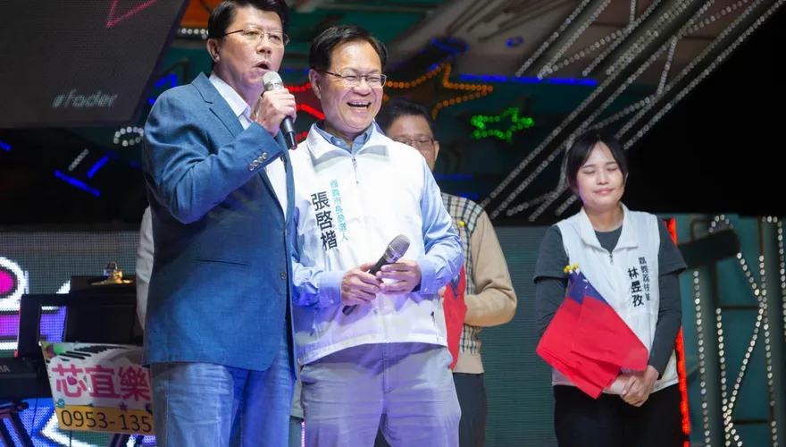 謝龍介跨黨現身力挺張啓楷　嘉義市長選戰掀波瀾