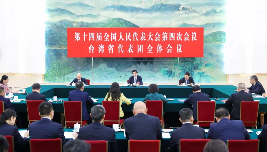 赴人大「台灣代表團」審議　王滬寧：增強必勝信心塑造統一大勢