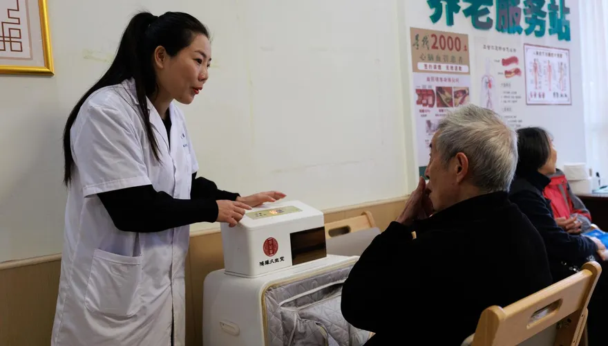 陸因應人口老齡化　「養老服務師」將納入新職業月入超9萬