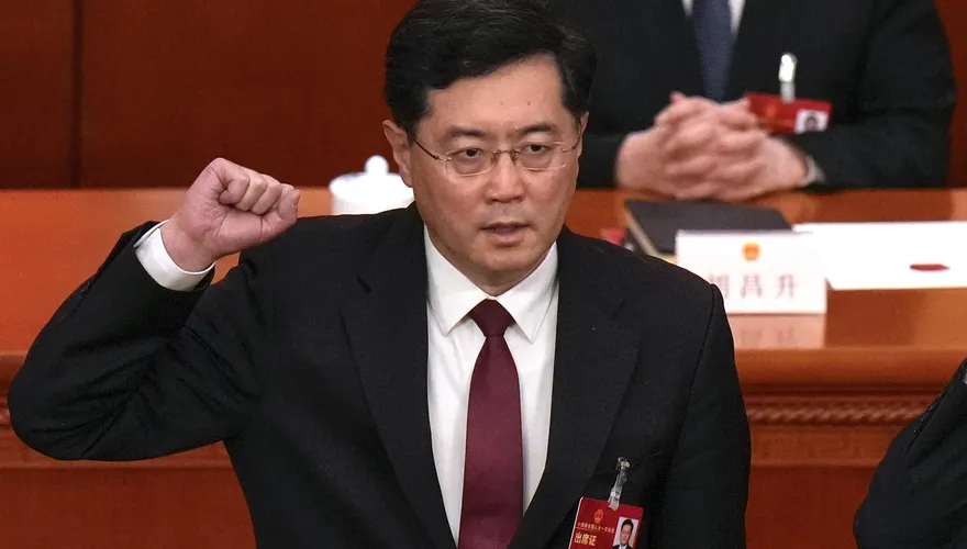 「副國級」貶為「副部級」！港媒爆陸前外長秦剛「提早退休」
