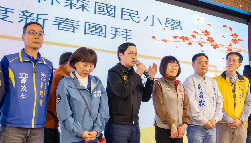 梁為超遭爆25萬包養網紅還涉賭　秀身分證反擊：早離婚是自由