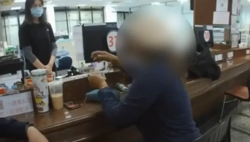影/酒駕無照又用他車牌！　鳳山女子闖入裁決中心丟東西駡人
